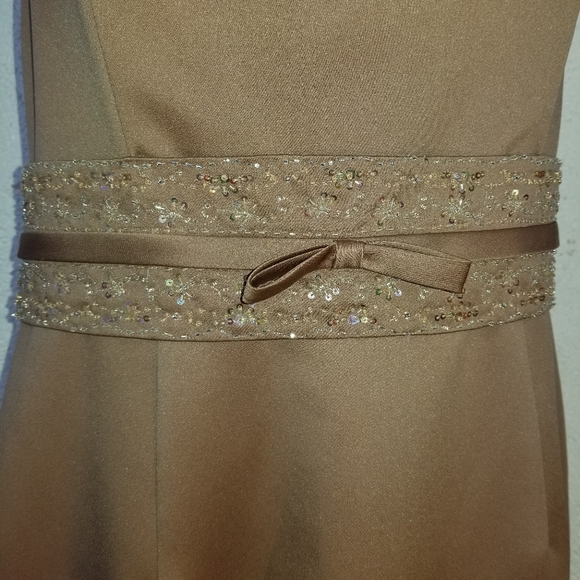 CoutureCollection Formal Gown size 10 (D9189) - Picture 2 of 7